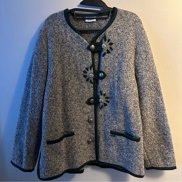 Vintage 90s Giesswein Pure Wool Jacket with floral design